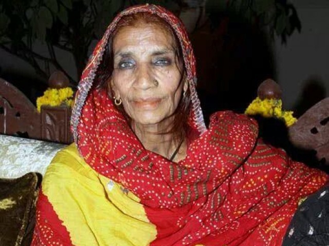 بلبل صحرا ریشماں کو مداحوں سے بچھڑے ایک برس بیت گیا