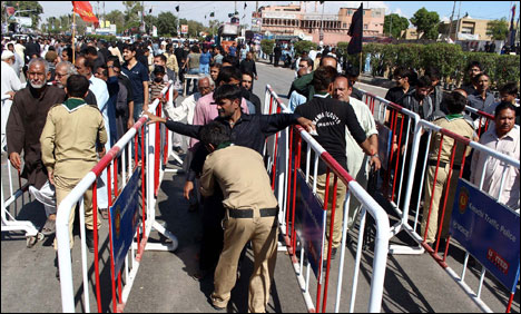 کراچی میں عاشورہ محرم کا مرکزی جلوس نشتر پارک سے برآمد