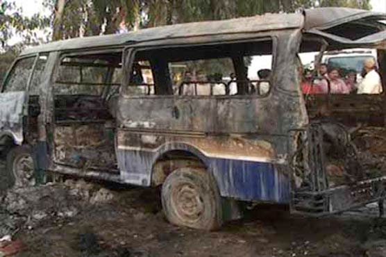 دامن کوہ میں مسافر وین میں آگ لگنے سے کمسن بچی سمیت تین جاں بحق