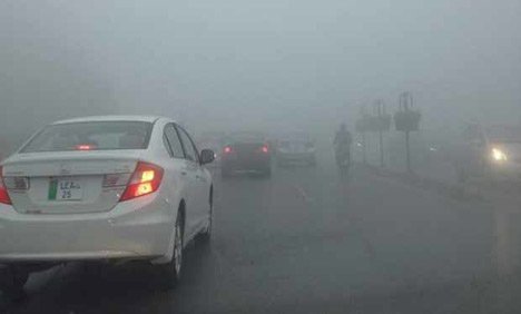 لاہور میں دھند کا راج، پروازوں اور ٹرینوں کا شیڈول معطل