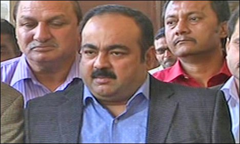 ٹمبر مارکیٹ کے متاثرین کو متبادل جگہ کی پیش کش کی جا رہی ہے، خواجہ اظہار