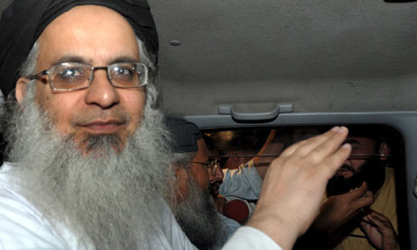 ہنگامہ آرائی کیس، لال مسجد کے خطیب مولانا عبدالعزیز کے وارنٹ جاری