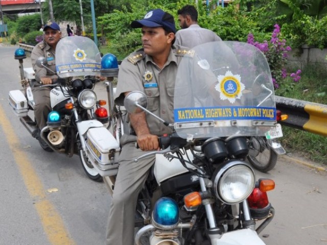 وزیراعظم کا موٹروے پولیس کی تنخواہوں میں 20 فیصد اضافے کا اعلان