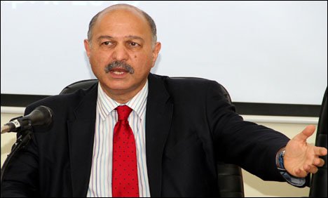 جوڈیشل کمیشن پر آئیں بائیں شائیں جمہوریت سے زیادتی ہو گی، مشاہد حسین