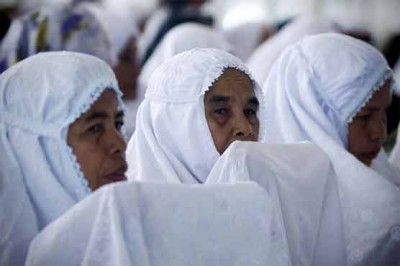 انڈونیشیا: سونامی کی دسویں برسی کے موقعہ پر مرنے والوں کے لئے دعائیں