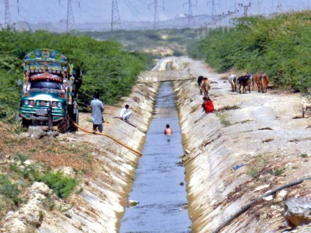 سیوریج سسٹم کی تیس نیس، اہل علاقہ کی منتخب نمائندوں سے دردمندانہ اپیل