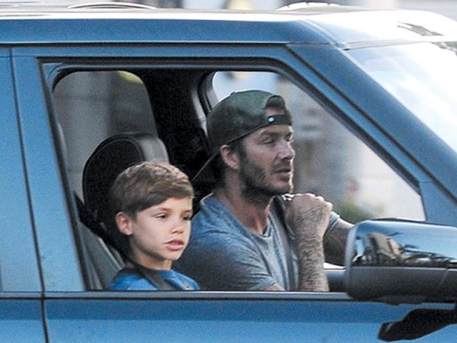 انگلش فٹبالر ڈیوڈ بیکھم بچوں کی خاطر’ ٹیکسی ڈرائیور‘ بن گئے