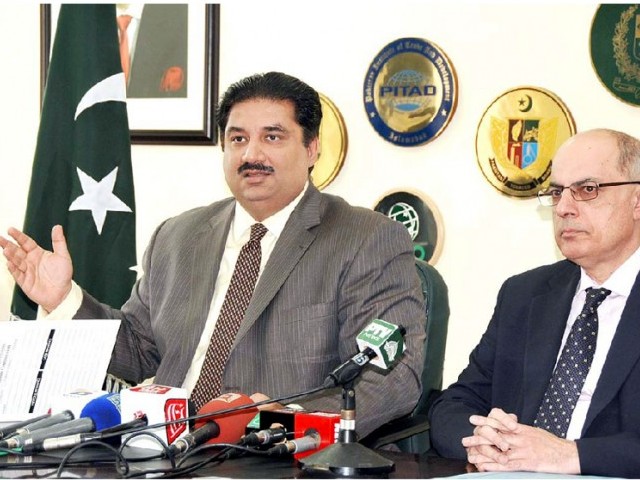 خدمات کی برآمدات میں اضافے کیلیے اقدامات کرینگے، خرم دستگیر