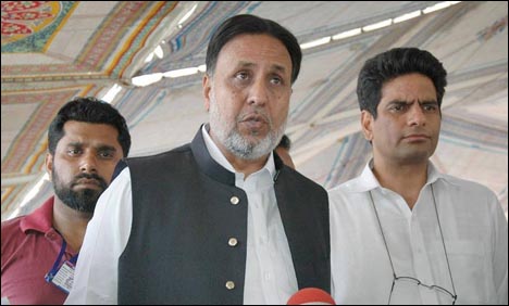 پنجاب میں گورننس اور پٹرولیم مصنوعات غائب ہیں: پی ٹی آئی