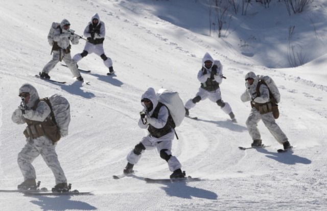 جنوبی کوریا میں طلبہ کیلئے موسم سرما کی فوجی مشقیں شروع
