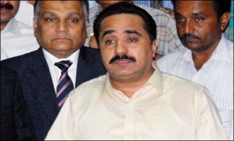 سندھ حکومت کا پبلک ٹرانسپورٹ میں ایمرجنسی گیٹ نصب کرنے کا حکم