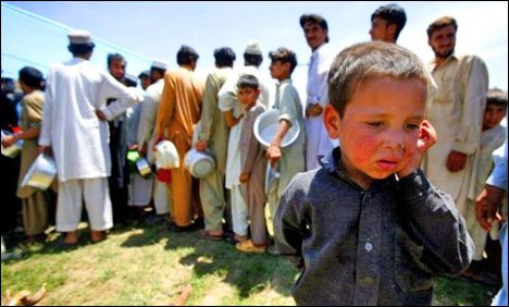 بنوں، متاثرین شمالی وزیرستان کیلیے قائم کیمپوں میں سہولتوں کا فقدان