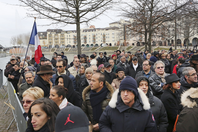 پیرس میں جریدے پر حملے کے خلاف دنیا بھر میں مظاہرے