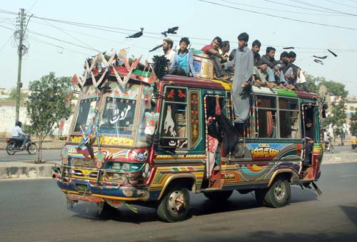 پٹرولیم مصنوعات کی قیمتیں کم ہونے کے باوجود کرایوں میں کمی نہیں آسکی