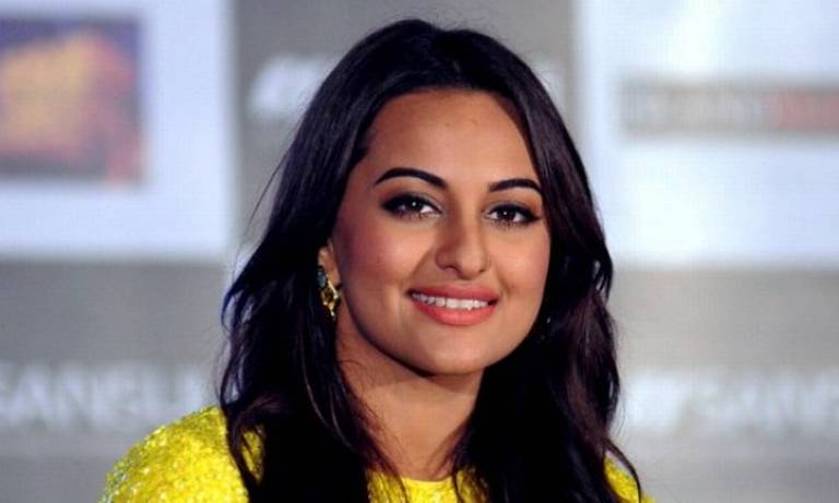 فلم سائن کرنے سے پہلے اسکرپٹ اور اپنا کردار جاننے کو ترجیح دیتی ہوں: سوناکشی