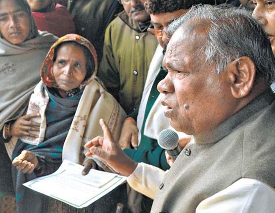 بہار :مسلمانوں کی جان بچانے والی بیوہ ہندو خاتون کیلئے حکومت کی مالی امداد