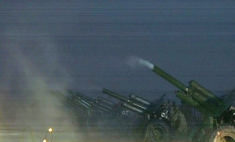 وفاق میں 31 اور صوبائی دارلحکومتوں میں 21,21 توپوں کی سلامی