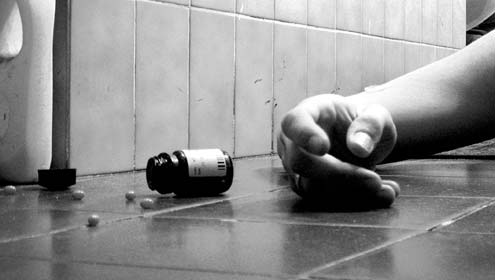 لیاقت آباد , ہربنس پورہ : گھریلوں حالات سے تنگ آکر خاتون سمیت 2 افراد کی خودکشی