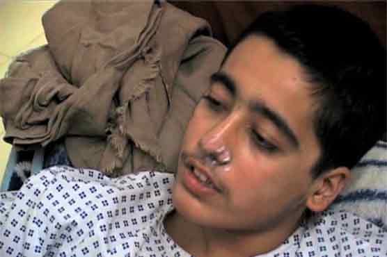 سانحہ پشاور، زخمی طالبعلم احمد نواز علاج کیلئے برطانیہ پہنچ گئے