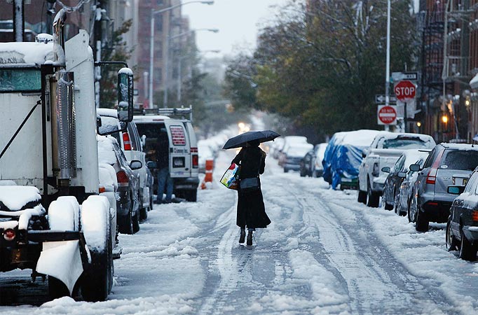 امریکی ریاست میساچیوسٹس میں شدید برفباری، نظام زندگی مفلوج