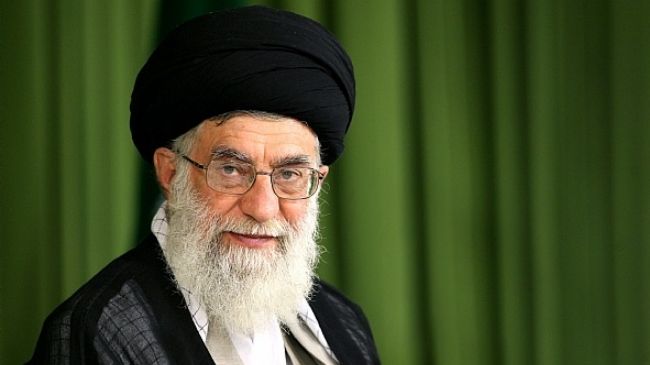 جوہری پروگرام: خامنہ ای کی وزیر خارجہ جاوید ظریف کو مذاکرات کے دوران مسکرا کر بات کرنے کی ہدایت