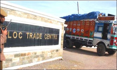 مبینہ ممنوعہ اشیا کیس: معطل انٹرا کشمیر ٹریڈ بس سروس بحال