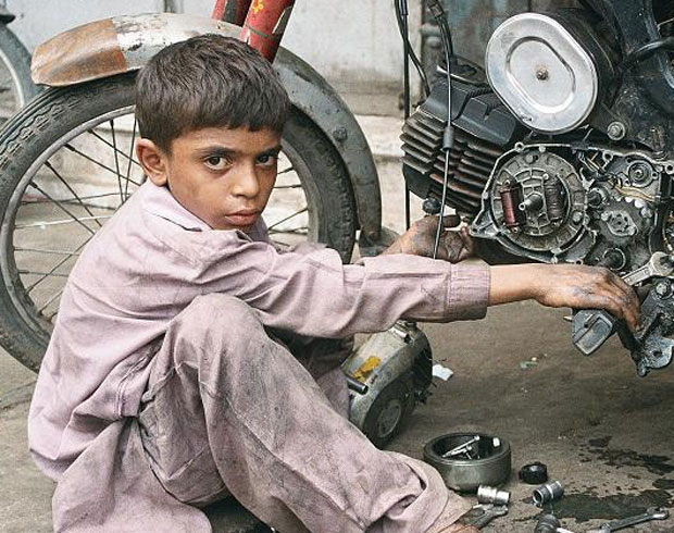 چائلڈ لیبر قوانین، لمحہ فکریہ