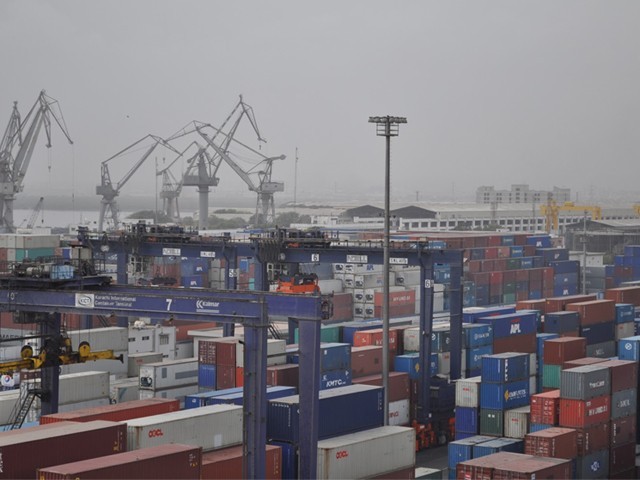 کراچی پورٹ پر کارگو ہینڈلنگ کا نیا ریکارڈ بن گیا