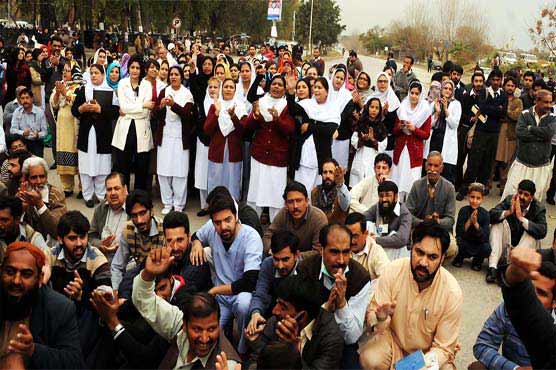 ٹارگٹ کلنگ کیخلاف ڈاکٹروں نے تمام اسپتالوں کے آؤٹ ڈور میں کام بند کر دیا