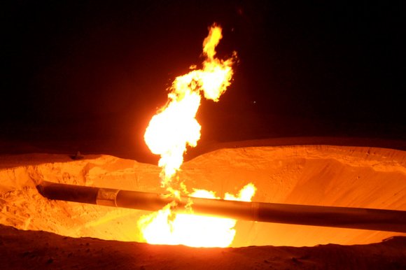 ڈیرہ بگٹی: 24 انچ قطر گیس پائپ لائن کو دھماکے سے تباہ کر دیا گیا