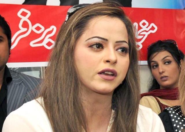 پاکستانی اداکارہ مدیحہ شاہ پیا گھر سدھار گئیں