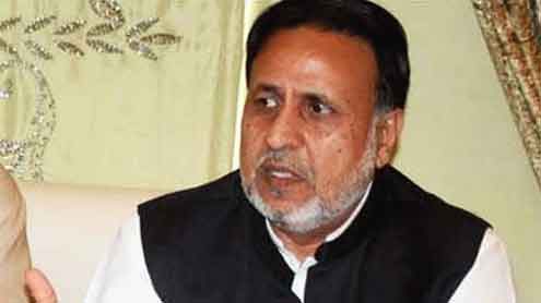 حکومت ریڈیو، موبائل فونز پر ٹیکس لگانے سے باز رہے : محمود الرشید