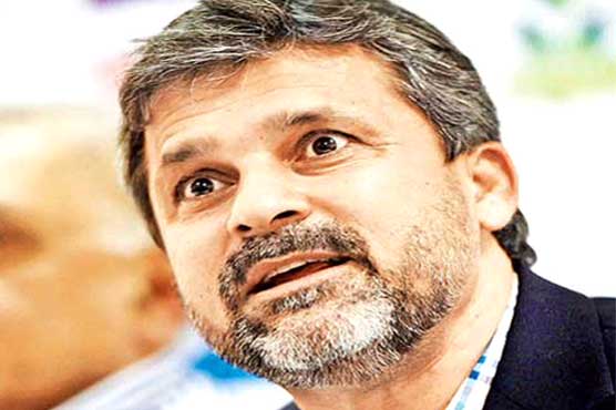 جوا خانے جانا مہنگا پڑ گیا، پی سی بی نے معین خان کو واپس بلا لیا