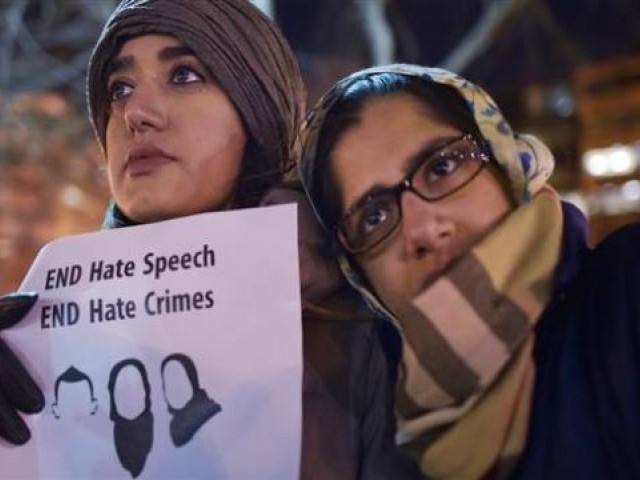 امریکا چھوڑدو  مسلمان طالبات کو ہراساں کیا جانے لگا