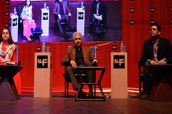 لاہور : لٹریری فیسٹیول میں نصیر الدین شاہ کی کتاب کی رونمائی ہوئی