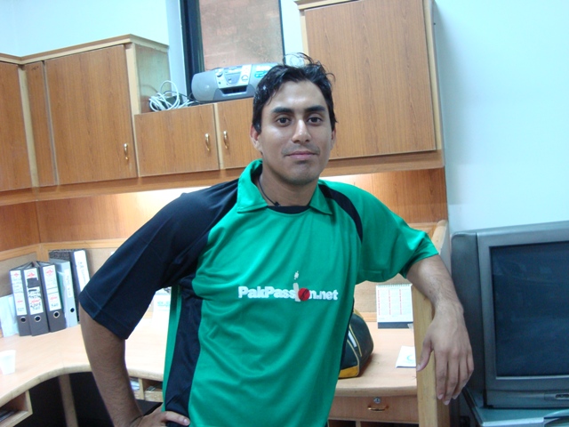 ناصر جمشید اور راحت علی کی کرکٹ کٹس ہنگامی طور پر تیار