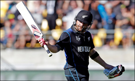 ورلڈ کپ : نیوزی لینڈ نے انگلینڈ کو 8 وکٹوں سے شکست دے دی