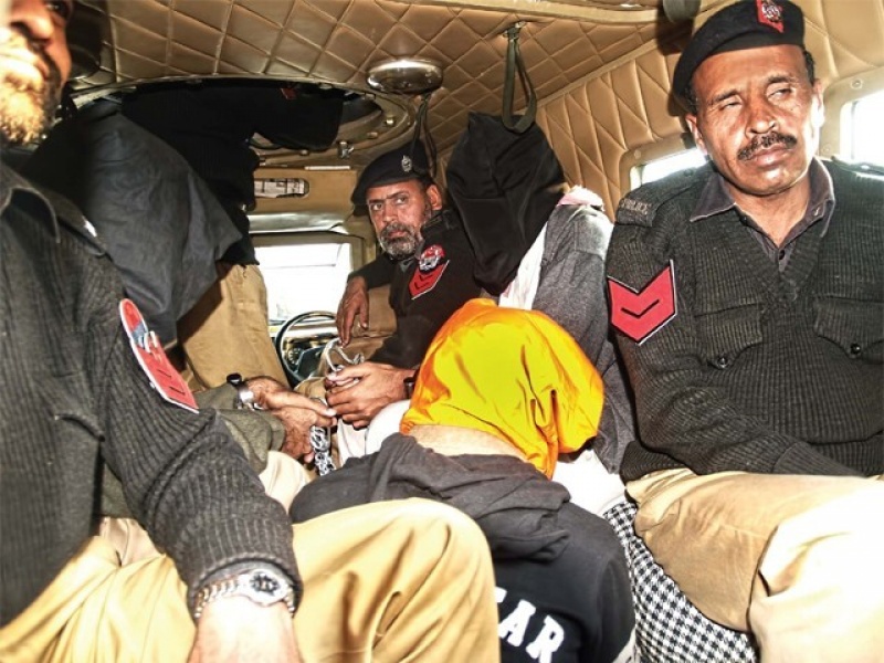 پشاور : 60 افغان باشندوں سمیت 100 سے زیادہ مشتبہ افراد گرفتار