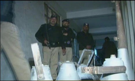 لاہور پولیس نے مساجد سے دو ہزار اضافی لاؤڈ اسپیکر اتار لیے