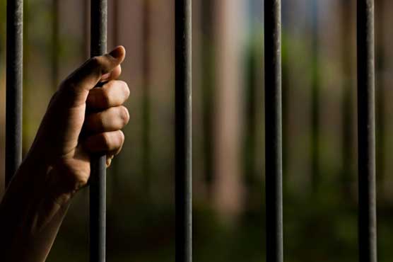 بھارت: خطرناک قیدی بیڈ شیٹس کی مدد سے جیل کی دیواریں پھلانگ کر فرار