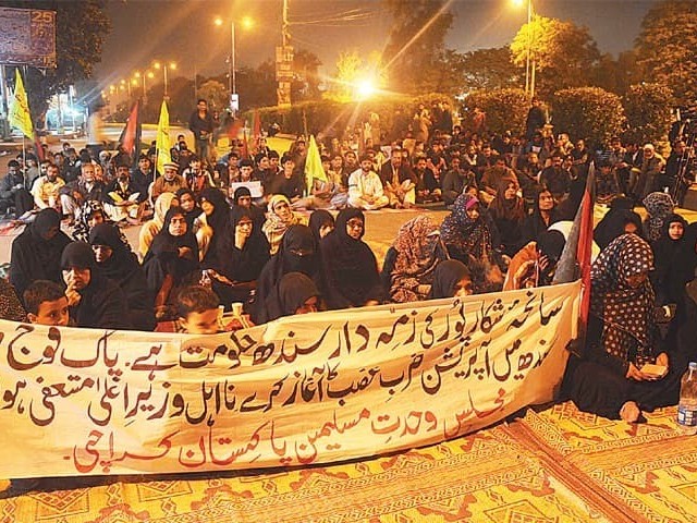 سانحہ شکار پور کے شہدا کے لواحقین کا کالعدم تنظیموں کیخلاف کارروائی تک دھرنے کا اعلان
