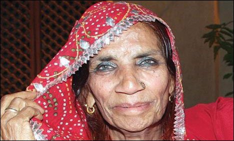 پاکستانی فن کاروں کا گلوکارہ ریشماں کو خراج عقیدت