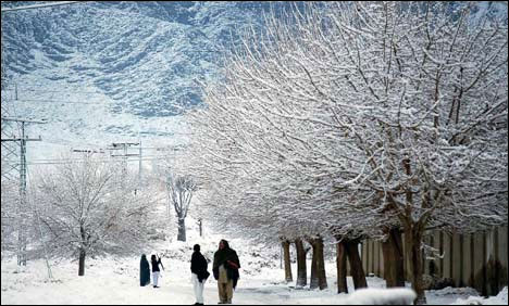 بیشترعلاقوں میں سردی کی شدت کم ، استورمیں بارش، برفباری