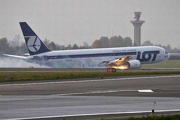 کینیڈا : طیارے کی ہنگامی لینڈنگ کے دوران 23 مسافر زخمی