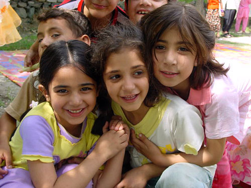 بچوں پر ظلم کی داستانیں ۔۔۔۔۔۔۔۔ بچوں پرظلم نہیں شفقت