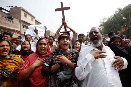 گرجا گھروں کے باہر خود کش دھماکے، مسیحی برادری کا مختلف شہروں میں احتجاج