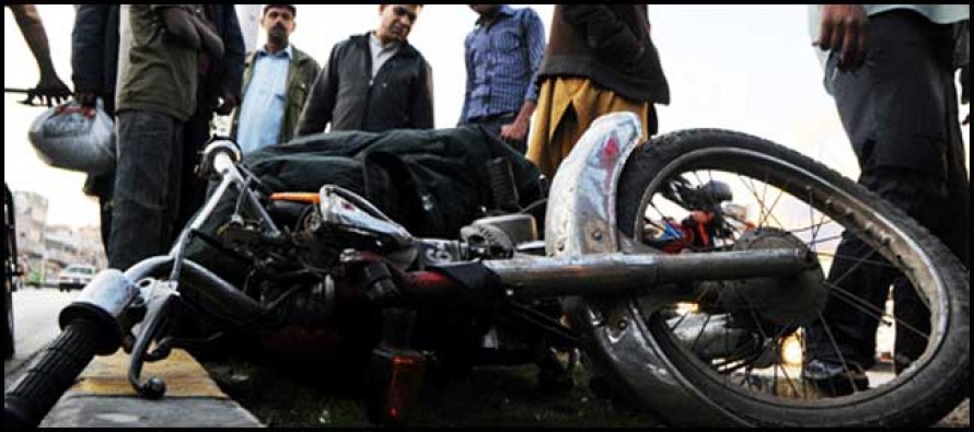 2 موٹر سائیکل آپس میں ٹکرانے سے دو افراد شدید زخمی