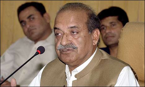 ملا فضل اللہ کی ہلاکت کی تصدیق یا تردید نہیں کر سکتا، گورنر خیبر پختونخوا سردار مہتاب