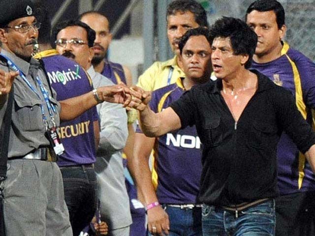 بالی ووڈ کنگ شاہ رخ خان مشکل میں پھنس گئے