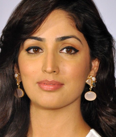 یامی گوتم نئی فلموں ’’جنونیت‘‘ اور ’’ صنم رے‘‘ میں رومانوی انداز اپنائیں گی